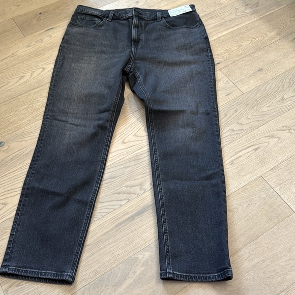 Uniqlo Women's Black Straight Jeans NWT Size 32 - Picture 3 of 6